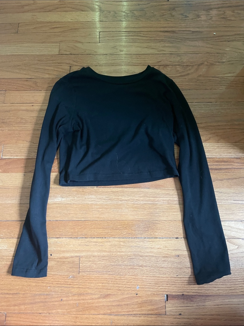SHEIN Black Long Sleeve Cropped Top